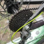 Pourquoi faut-il éviter de croiser la chaîne d'un vélo ?
